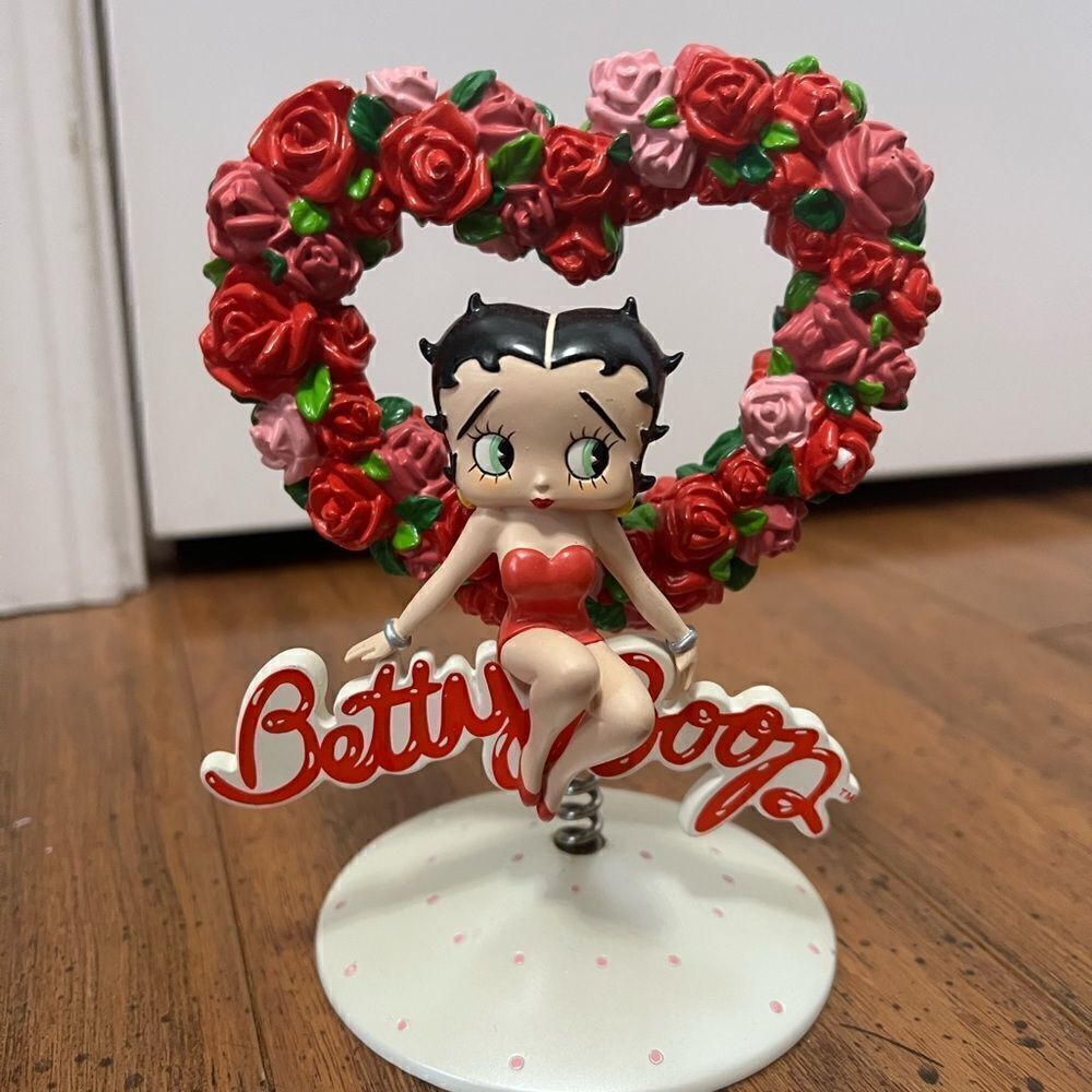 Vandor Betty Boop Bed of Roses Bobber